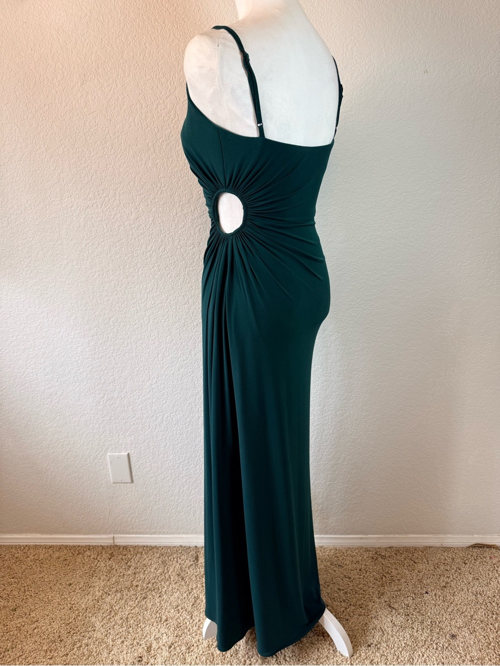 La Femme Long Prom Formal Dress with Side Cut Out size 4 - Picture 5 of 11